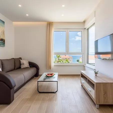 Apartment By The Sea Podstrana, Split - 20669 *